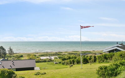Annesette - 300M from the Sea