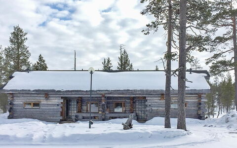Saariselän Waskooli a: Vandvej, Bank, Vandløb, Sø, Sommerhus, Skov, Kanal, Reservoir, Bjælkehytte