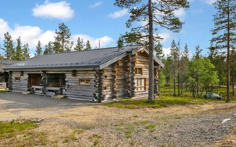 Saariselän Waskooli a: Vandvej, Bank, Vandløb, Sø, Sommerhus, Skov, Kanal, Reservoir, Bjælkehytte
