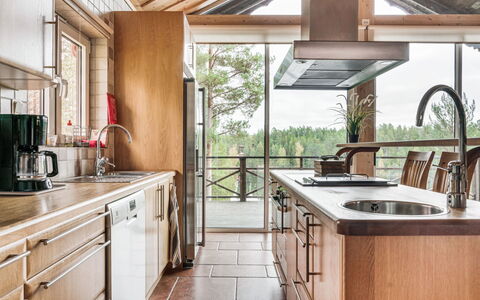Nedre Gärdsjö: Køkkenvask, Cabinetry, Ejendom, Countertop, Håndvask, Plante, Bygning, Tap, Vindue, Køkken