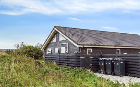 Bruni - 400M from the Sea: Sommerhus, Tag, Hjem, Hældning, Hytte, Sidespor