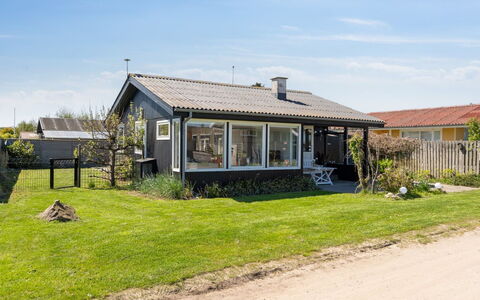 Elisabeta - 60M from the Sea: Indretning, Loft, Lejlighed, Gulvbelægning, Møbel, Etage, Værelse, Belysning, Hjem, Couch