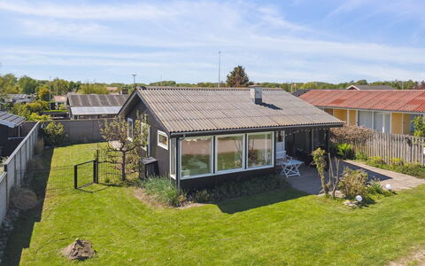 Elisabeta - 60M from the Sea: Indretning, Loft, Lejlighed, Gulvbelægning, Møbel, Etage, Værelse, Belysning, Hjem, Couch