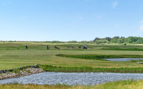 Ilka - 2.3Km from the Sea: Tag, Hus, Hjem, Sommerhus, Dør, Sidespor, Dæk, Veranda, Planke, Hårdttræ