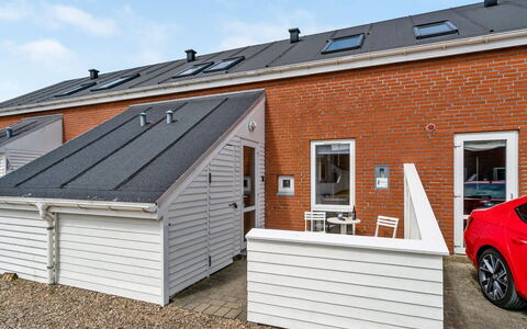 Ilka - 2.3Km from the Sea: Tag, Hus, Hjem, Sommerhus, Dør, Sidespor, Dæk, Veranda, Planke, Hårdttræ
