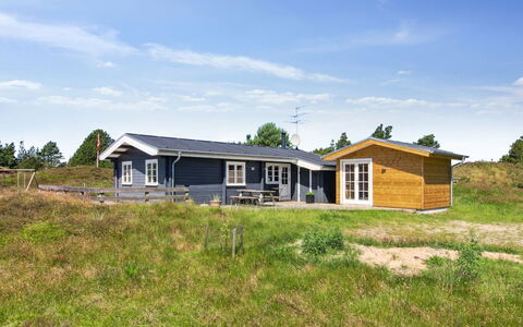 Venild - 1.9Km from the Sea: Loft, Gulvbelægning, Indretning, Etage, Kompositmateriale, Møbel, Udvej, Hotel, Design, Dagslys