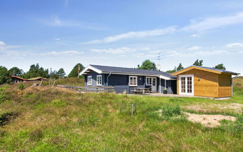 Venild - 1.9Km from the Sea: Loft, Gulvbelægning, Indretning, Etage, Kompositmateriale, Møbel, Udvej, Hotel, Design, Dagslys
