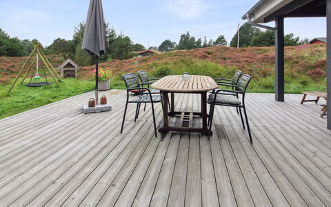 Venild - 1.9Km from the Sea: Loft, Gulvbelægning, Indretning, Etage, Kompositmateriale, Møbel, Udvej, Hotel, Design, Dagslys