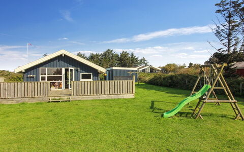 Birger - 500M from the Sea: Hjem, Hus, Sommerhus, Tag, Estate, Udvej, Skygge, Veranda, Lawn, Sidespor