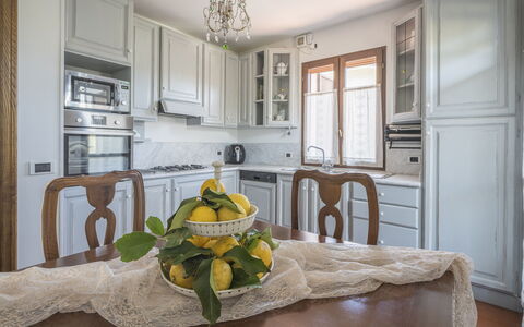 La Bouganville, Forte Dei Marmi, Private Garden, W: Møbel, Indretning, Cabinetry, Gulvbelægning, Køkken, Træ, Countertop, Værelse, Køkken Apparat, Etage