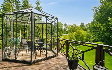 Vesa - 2.4Km from the Sea: Have, Gazebo, Udendørs Struktur, Metal, Garden Bygninger, Pavilion, Skygge, Design, Naturmateriale, Eco Hotel