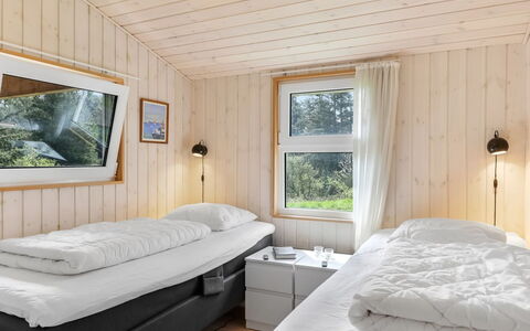 Fränze - 980M from the Sea: Seng, Soveværelse, Træ, Sengetøj, Sengetøj, Indretning, Loft, Bed Frame, Throw Pillow, Hjem