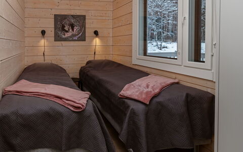 Mäkitie 4: Træ, Hjem, Værelse, Hårdttræ, Bejdse, Soveværelse, Trægulve, Planke, Seng, Bed Frame