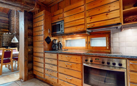Kelowaskooli: Træ, Køkken, Loft, Indretning, Bejdse, Cabinetry, Større Bandage, Bjælkehytte, Countertop, Hårdttræ
