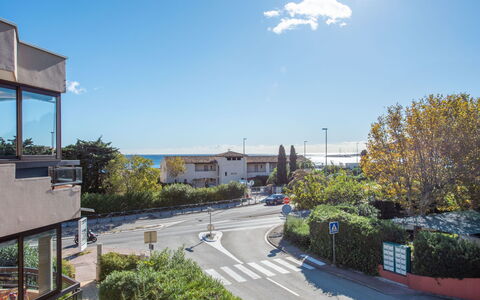 Sapore di Mar 1: Sky, Himmel, Plante, Bygning, Vindue, Hus, Land Lot, Træ, Græs, Sommerhus