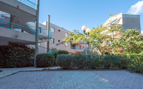 Sapore di Mar 1: Sky, Himmel, Plante, Bygning, Vindue, Hus, Land Lot, Træ, Græs, Sommerhus