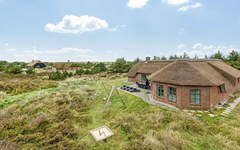 Axeline - 300M from the Sea: Hus, Hjem, Sommerhus, Estate, Gård, Stuehus, Sidespor, Garden Bygninger, Veranda