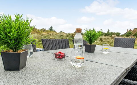 Axeline - 300M from the Sea: Svømmepøl, Udendørs Møbler, Møbel, Udvej, Flise, Eco Hotel, Skygge, Stol, Fritid, Estate