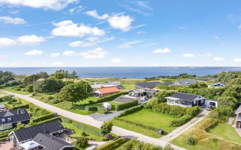Dimo - 300M to the Fjord: Hav, Kyst, Ocean, Forstad, Estate, Landscaping, Udvej, Bugt