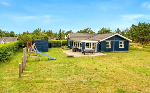 Ubavka - 200M from the Sea: Træ, Hjem, Veranda, Dæk, Hårdttræ, Tag, Bejdse, Trægulve, Eco Hotel