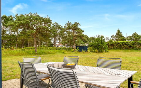 Ubavka - 200M from the Sea: Træ, Hjem, Veranda, Dæk, Hårdttræ, Tag, Bejdse, Trægulve, Eco Hotel