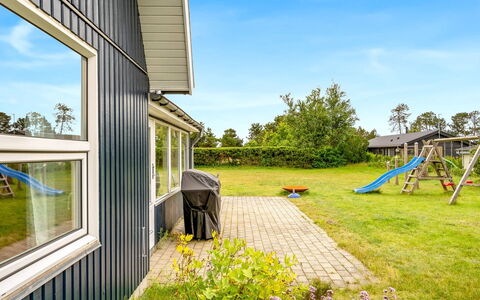 Ubavka - 200M from the Sea: Træ, Hjem, Veranda, Dæk, Hårdttræ, Tag, Bejdse, Trægulve, Eco Hotel
