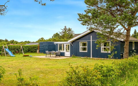 Ubavka - 200M from the Sea: Træ, Hjem, Veranda, Dæk, Hårdttræ, Tag, Bejdse, Trægulve, Eco Hotel