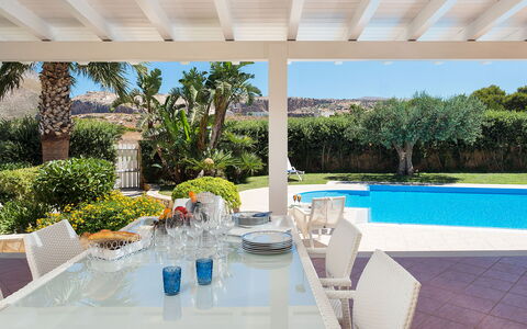Villa Cornino - Custonaci, Sicilia: Plante, Ejendom, Vand, Azure, Stol, Svømmepøl, Bord, Udendørs Møbler, Træ, Skygge