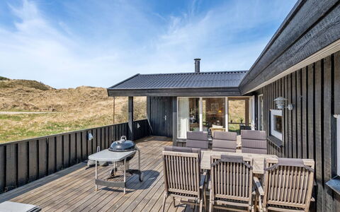 Nikodina - 200M from the Sea: Hjem, Boligområde, Hus, Sommerhus, Tag, Land Lot, Sidespor, Have, Estate, Lawn