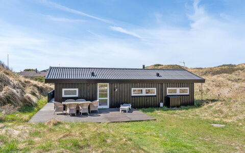 Nikodina - 200M from the Sea: Hjem, Boligområde, Hus, Sommerhus, Tag, Land Lot, Sidespor, Have, Estate, Lawn