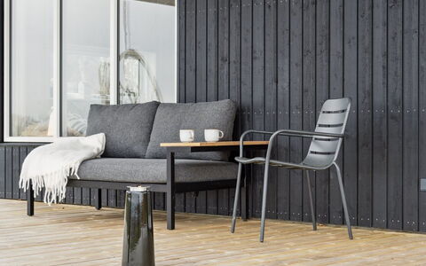Ferdine - 1.5Km from the Sea: Svømmepøl, Udendørs Møbler, Møbel, Udvej, Flise, Eco Hotel, Skygge, Stol, Fritid, Estate