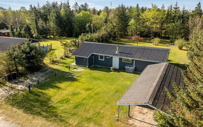 Suvi - 700M from the Sea