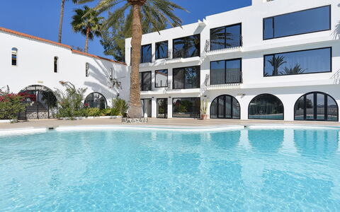 Villagrancanaria: Vand, Båd, Himmel, Vandfartøjer, Køretøj, Azure, Infrastruktur, Dok, Krop Af Vand, Både Og Sejlsport - Udstyr Og Materiel