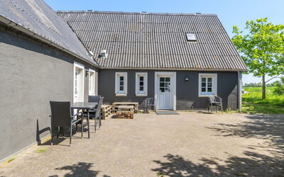 Eliane - 1.8Km from the Sea