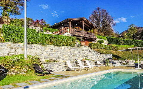 Il Poggio del Castagno: Svømmepøl, Hus, Udvej, Have, Eco Hotel, Estate, Sommerhus, Landscaping, Villa