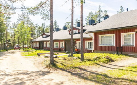 Soidinaukia a 3: Vandvej, Bank, Vandløb, Sø, Sommerhus, Skov, Kanal, Reservoir, Bjælkehytte