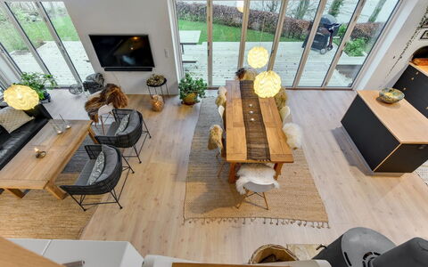 Lika - 25M to the Fjord: Boligområde, Tag, Forstad, Indkørsel, Estate, Skorsten