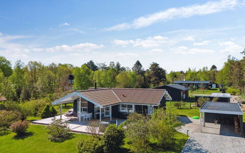 Harald - 300M from the Sea: Loft, Gulvbelægning, Indretning, Etage, Kompositmateriale, Møbel, Udvej, Hotel, Design, Dagslys