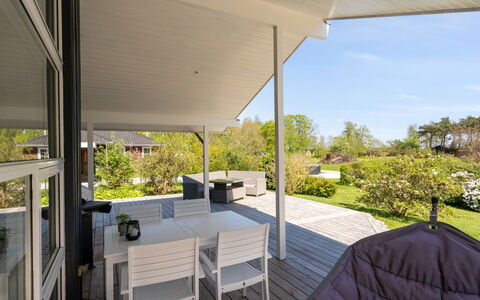 Harald - 300M from the Sea: Loft, Gulvbelægning, Indretning, Etage, Kompositmateriale, Møbel, Udvej, Hotel, Design, Dagslys