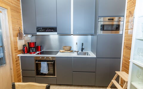 Rukan Ankkuri: Køkken Apparat, Køkken, Større Bandage, Træ, Husholdningsapparat, Gulvbelægning, Cabinetry, Indretning, Countertop, Møbel