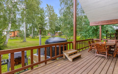 Anttoora 3: Træ, Veranda, Gulvbelægning, Trægulve, Loft, Hårdttræ, Etage, Bejdse, Dæk, Planke