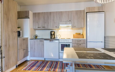 Teerenpesue a 6: Køkken, Møbel, Køkken Apparat, Træ, Gulvbelægning, Større Bandage, Countertop, Indretning, Loft, Etage
