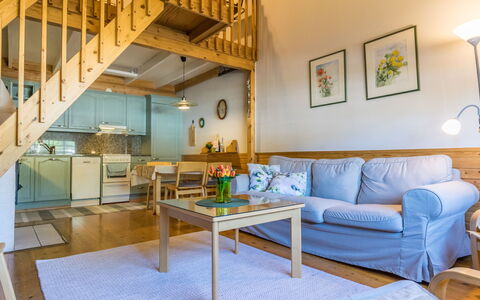 Teerenpesue G 60: Møbel, Indretning, Gulvbelægning, Etage, Træ, Værelse, Loft, Couch, Stue, Lejlighed