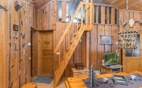 Aihki 1: Træ, Sommerhus, Bjælkehytte, Skov, Skur, Garden Bygninger, Lærk, Woodland, Bejdse