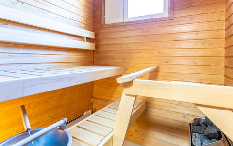 Outapailakka J 10: Træ, Sommerhus, Bjælkehytte, Skov, Skur, Garden Bygninger, Lærk, Woodland, Bejdse