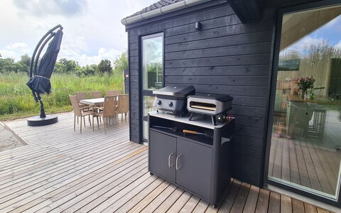 Grep - 800M from the Sea: Tag, Have, Sidespor, Hårdttræ, Bejdse, Skygge, Dæk, Gård, Stol, Backyard