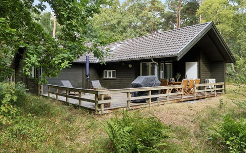 Ellynor - 600M from the Sea: Træ, Hus, Sommerhus, Hjem, Sidespor, Veranda, Garden Bygninger, Hårdttræ, Bjælkehytte, Skygge