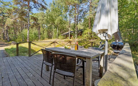 Fredsine - 1.2Km from the Sea: Træ, Tag, Arkitektur, Hjem, Hus, Sommerhus, Sidespor, Hårdttræ, Hældning, Estate