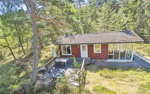 Fredsine - 1.2Km from the Sea: Træ, Tag, Arkitektur, Hjem, Hus, Sommerhus, Sidespor, Hårdttræ, Hældning, Estate