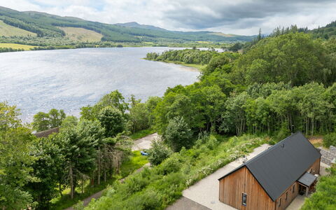 Loch View: Naturlige Landskab, Landskab, Highland, Landdistrikt, Sommerhus, Sø, Reservoir, Loch, Eng, Faldt